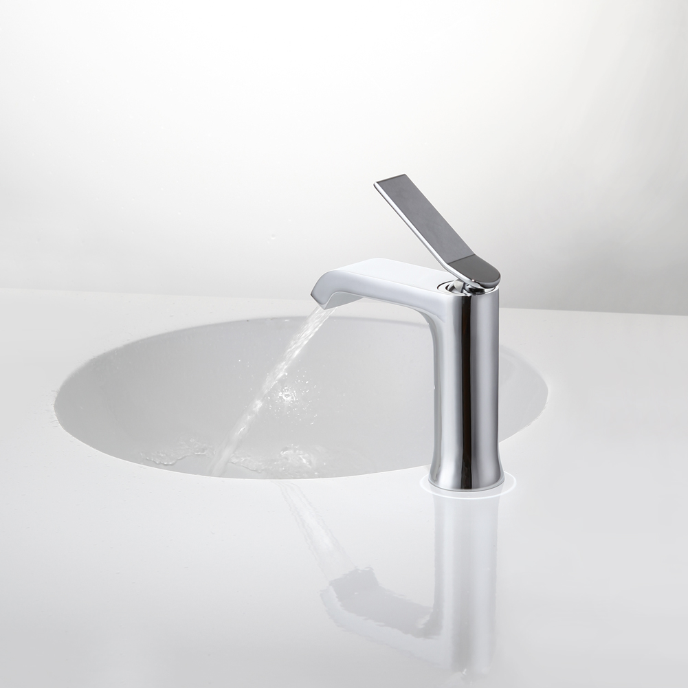 Chrome Single-Handle Curved-Spout Bathroom Sink Faucet 8234-1